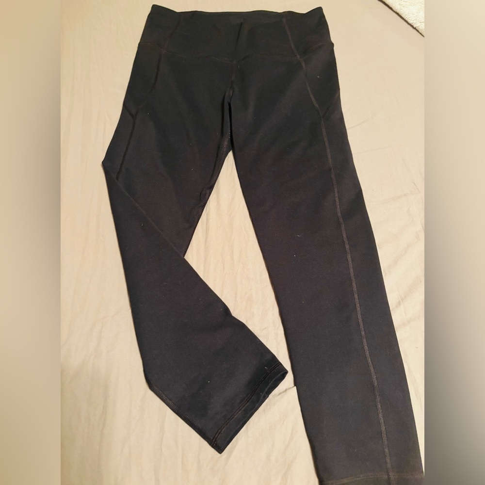 Black Athletic Leggings Under Armour thick